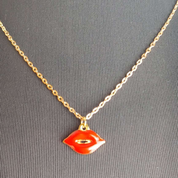 Lip 💋 necklace & earring set NEW - Picture 3 of 3